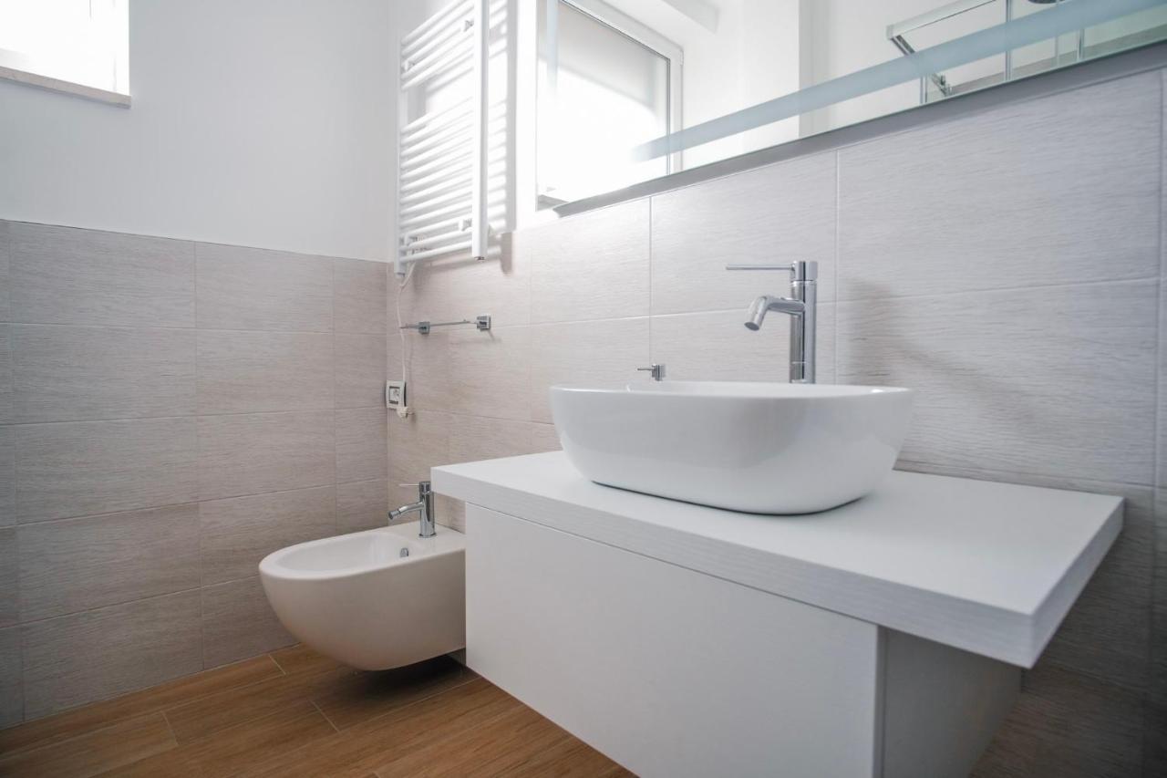 Rossani Suites&Aparts Bari Exteriör bild