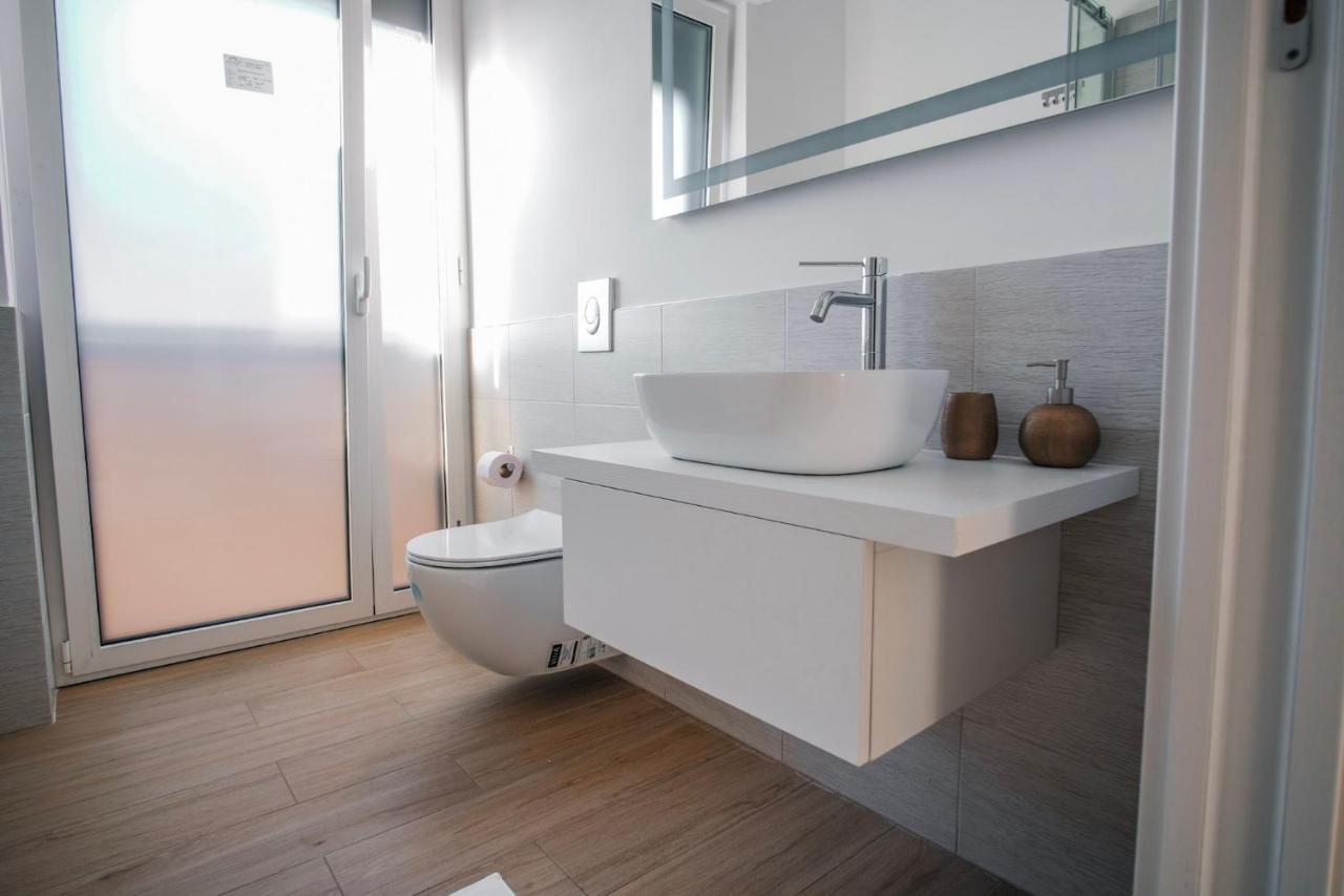Rossani Suites&Aparts Bari Exteriör bild